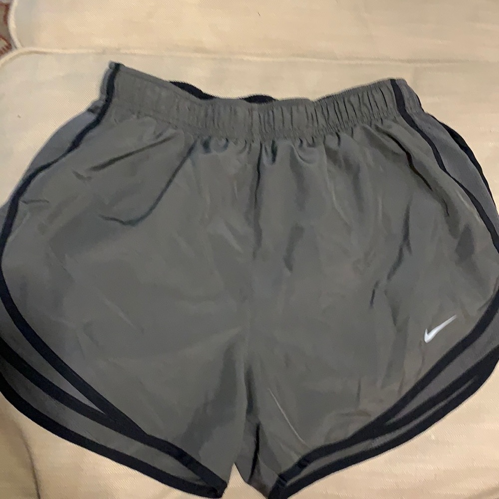 Size M nike athletic shorts